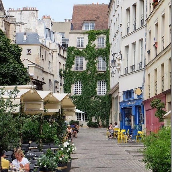 Tour Le Marais area and enjoy a cooking class!