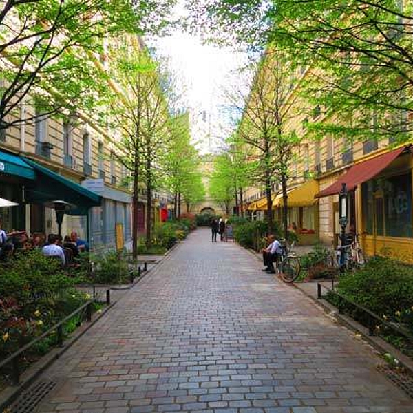 food walking tours in paris