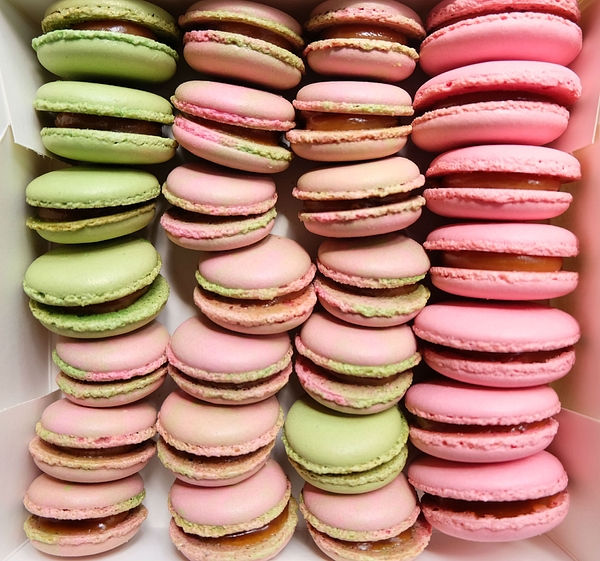 types of french pastries macaroon